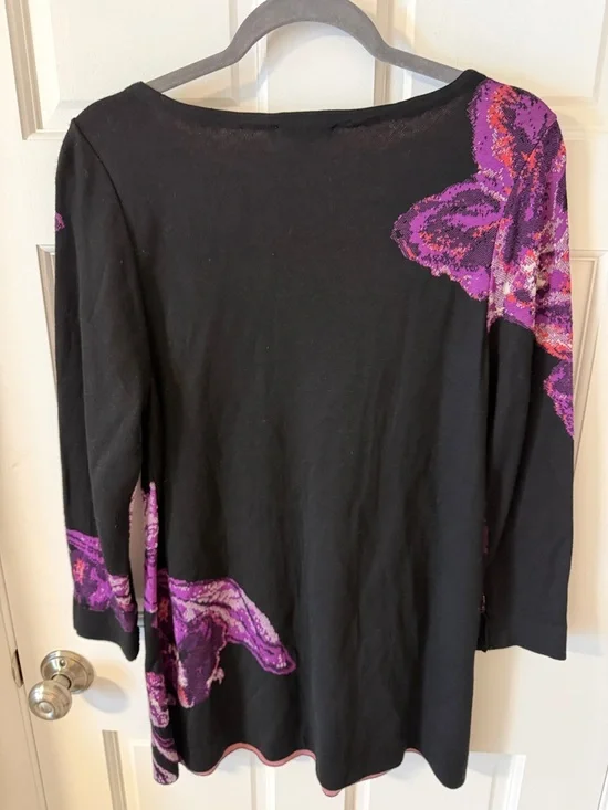 Chico's Black & Purple Floral Jacquard Roll Cuff Tunic Sweater size Large - Picture 5 of 7